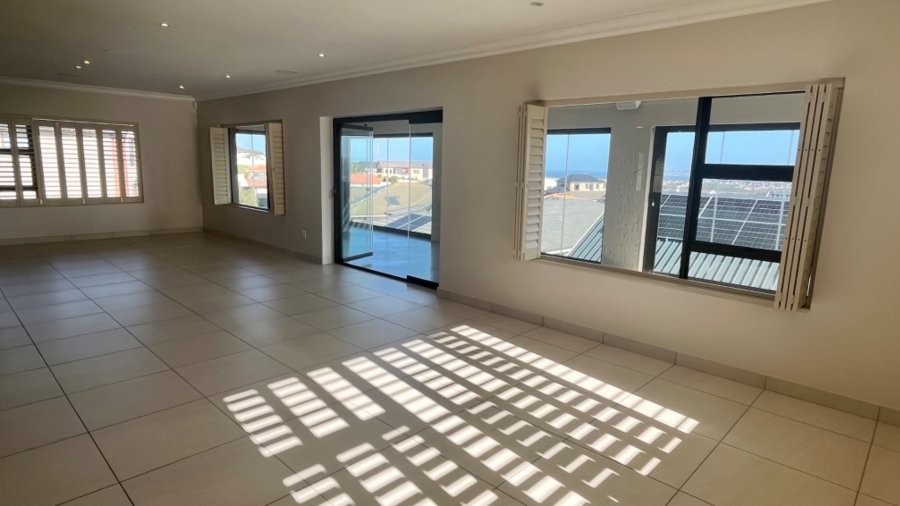 4 Bedroom Property for Sale in Monte Christo Western Cape